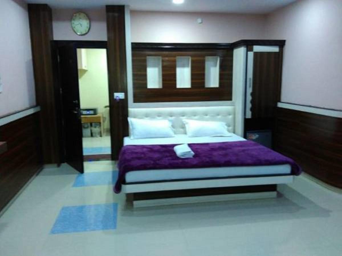 Hotel Blue Star Datia Extérieur photo