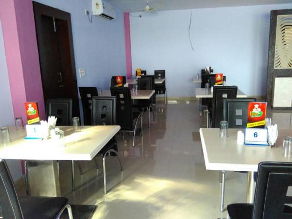 Hotel Blue Star Datia Extérieur photo